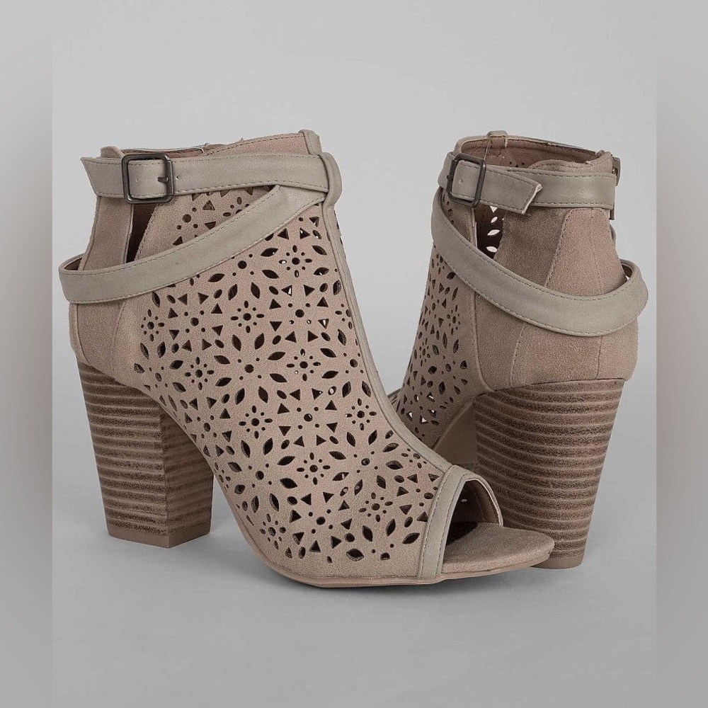 Ophelia Shoe- BKE Sole